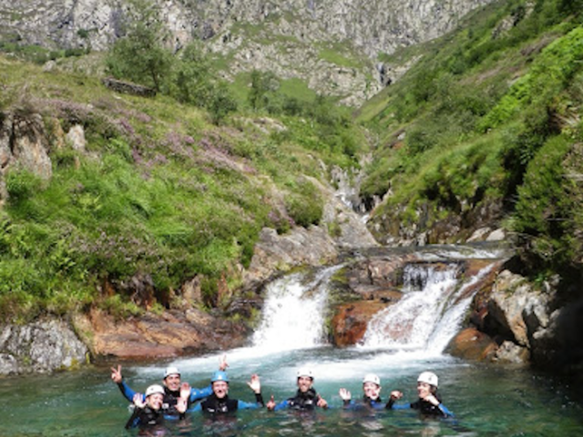 Escalade et descente de Canyon en Ariège Pyrénées et ailleurs